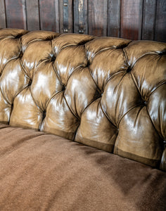 The Texan Chesterfield Sofa | American Made - Casa de Myers